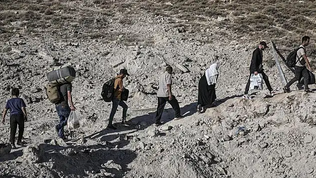 BM, İsrail'in saldırdığı Lübnan'da 420 binden fazla kişinin Suriye'ye geçtiğini bildirdi