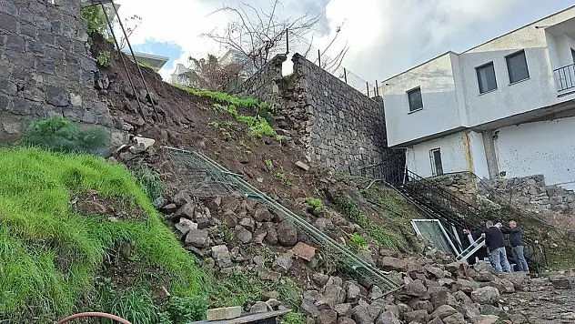 Bodrum'da sağanak: İstinat duvarı çöktü