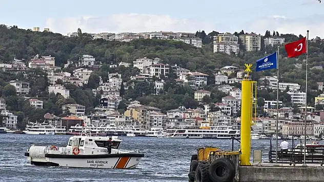 Boğazda kaybolan yüzücüyü arama çalışmaları sürüyor
