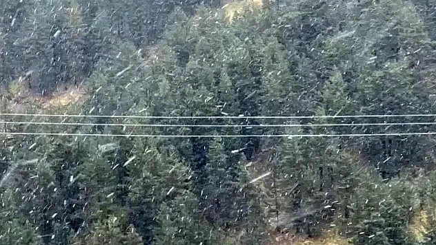 Bolu'ya mevsimin ilk karı düştü