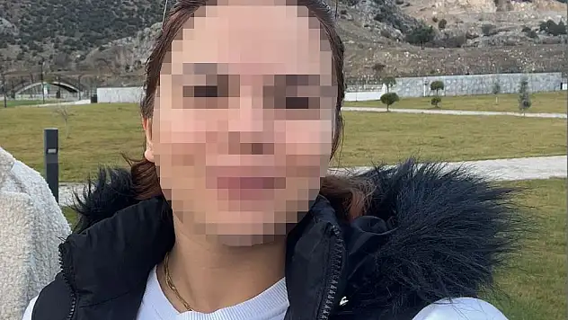 Boşanma aşamasındaki eşini çocuğunun gözü önünde bıçakladı