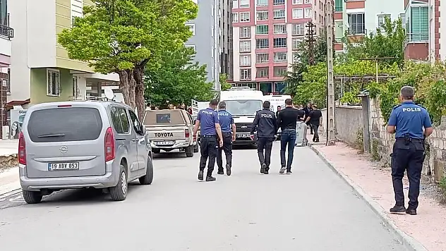 Boşanma aşamasındaki eşini ve baldızını öldürüp intihar etti