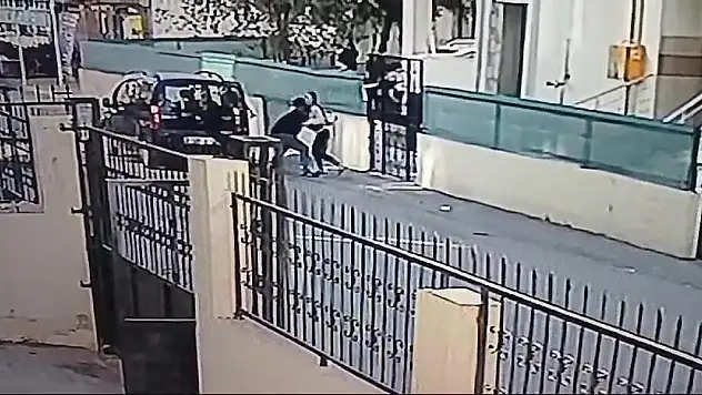Boşanma aşamasındaki karısını kaçırmak istedi, o anlar kameralara yansıdı