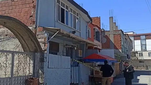 Boşanmak istemeyen eşine kurşun yağdırdı