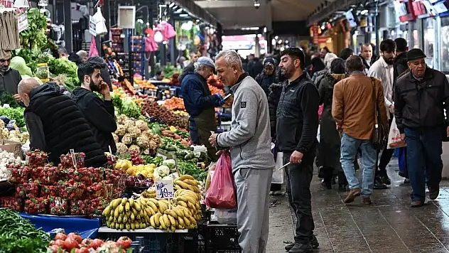 Boykot çağrısına rağmen pazar ve marketlerde hareketlilik sürüyor