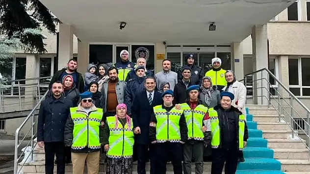 Bozkır'da Down sendromlu çocuklara trafik eğitimi verildi