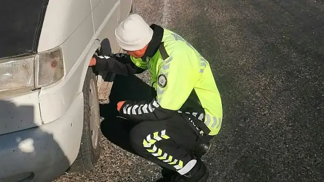 Bozkır'da kış lastiği denetimleri sürüyor