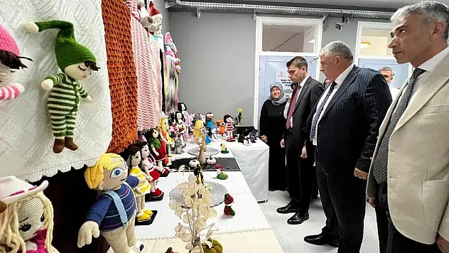 Bozkır'da yıl sonu sergisi açıldı