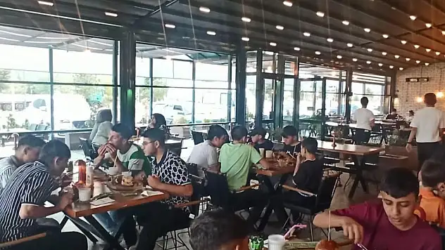 Bozkırlı Hafız Öğrencilerden Seydişehir'e Moral Gezisi