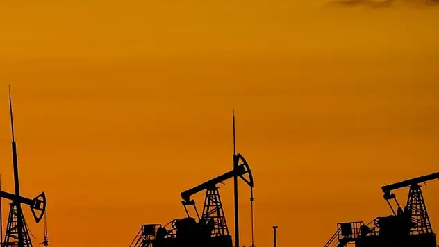 Brent petrolün varil fiyatı 74,38 dolar