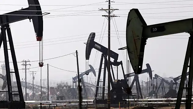 Brent petrolün varili 70,86 dolardan işlem görüyor