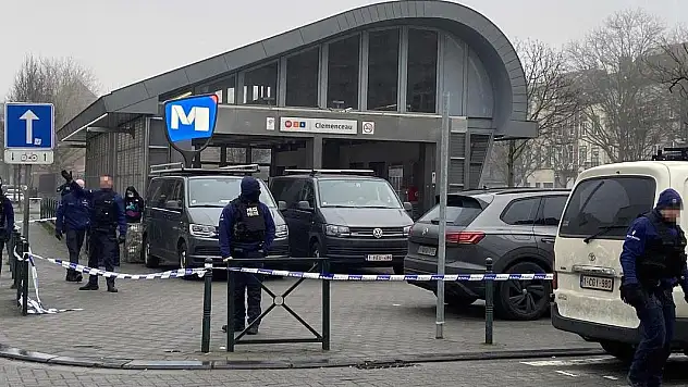 Brüksel'deki silahlı saldırı sonrası birçok metro istasyonu kapatıldı