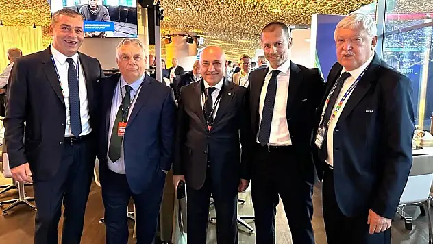 Büyükekşi, FIFA ve UEFA başkanlarıyla bir araya geldi