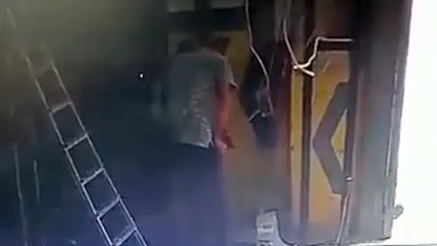 Çalacak Şey Kalmadı, Bunu Götürdü!