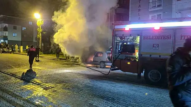 Çalıştırdığı aracı bir anda alev aldı, sürücü son anda kurtuldu