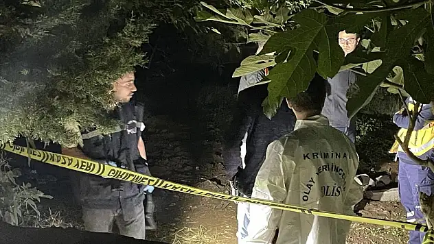 Cami bahçesine gömülü bebek cesedi bulundu