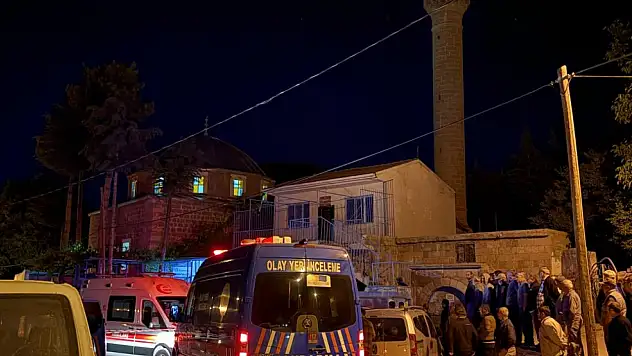 Cami cemaatine bıçaklı saldırı: 2 ölü!