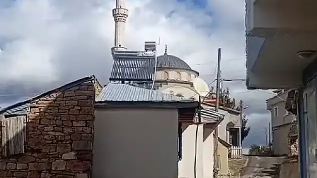 Camii hoparlöründen sitem etti! Sebebi Şaşırttı!