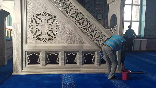 Camiler bayrama hazırlanıyor