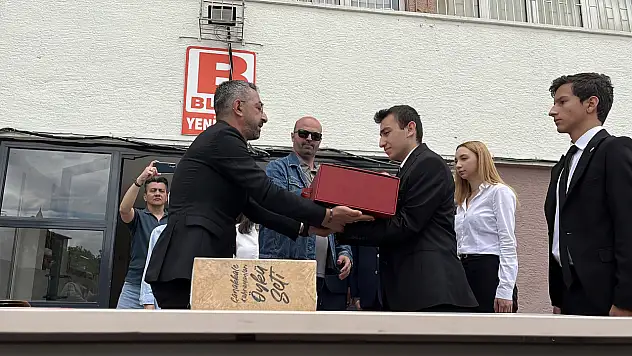 Çanakkale'de dalgalandı, Konya Lisesi'ne emanet edildi