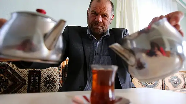 Çayı böyle içenler yandı! Vücudu resmen bitiriyor