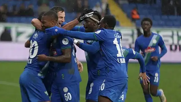Çaykur Rizespor 3 puanı 3 golle aldı