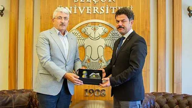 Cemiyet'ten Rektör Yılmaz'a tebrik