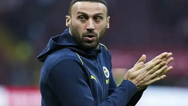 Cenk Tosun Fenerbahçe'de kaldı