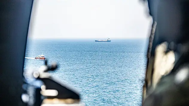 CENTCOM: İran, Kuveyt'e doğru balistik füze fırlattı