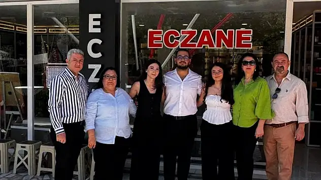 Ceren Eczanesi, Rauf Denktaş Caddesi'nde Açıldı