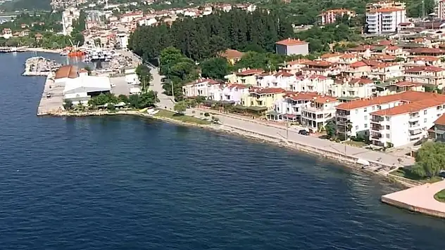 Çeşme, Alaçatı hatta Bodrum'dan bile daha güzel! O ilçeye turist akını sürüyor
