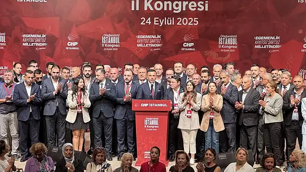 CHP'de Özgür Çelik Yeniden Başkan Seçildi