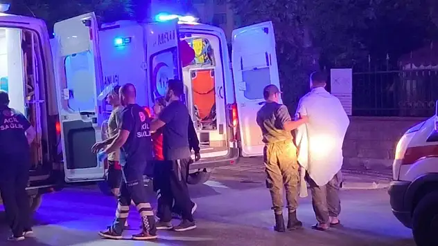 Çıkan yangında 16 asker dumandan etkilendi