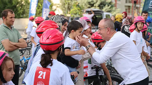 Çocukların bisiklet heyecanı Meram sokaklarını şenlendirdi!