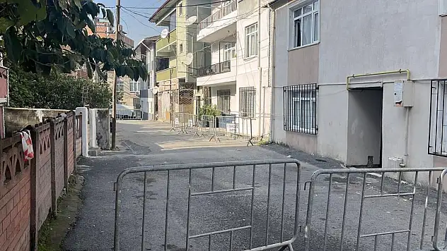 Çöken binanın ardından 25 bina, 31 iş yeri mühürlendi