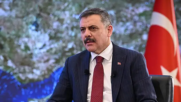 Çöken binayla ilgili Çiftçi: Enkazdan 5 vatandaşımız sağ olarak çıkarıldı