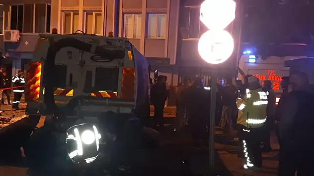 Çöp kamyonun altında kalarak hayatını kaybetti