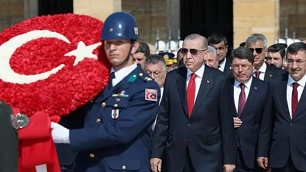 Cumhurbaşkanı Erdoğan, Anıtkabir'i ziyaret etti!