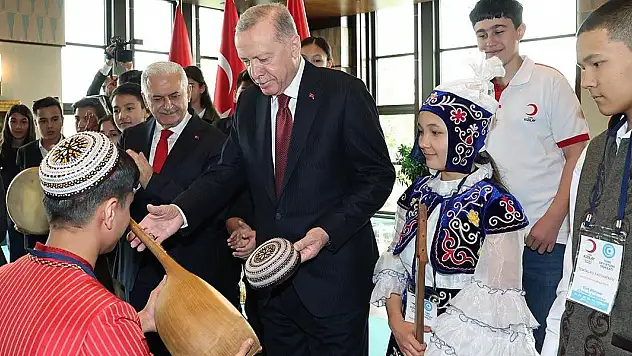 Cumhurbaşkanı Erdoğan, Beştepe'de çocukları kabul etti
