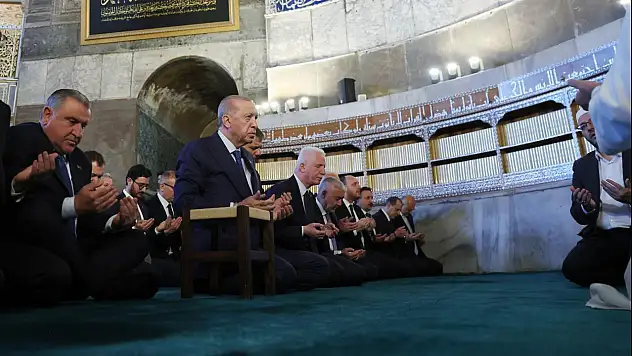 Cumhurbaşkanı Erdoğan, cuma namazını Ayasofya'da kıldı