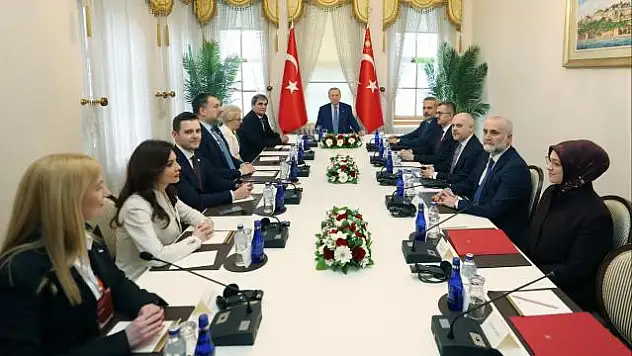 Cumhurbaşkanı Erdoğan: Geçmişin acılarından ders alınmalı!