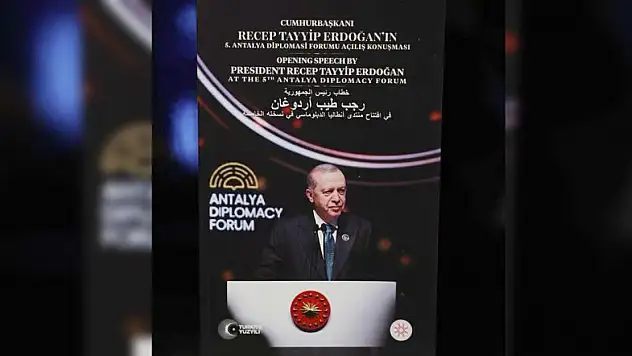 Cumhurbaşkanı Erdoğan'ın ADF'deki konuşması 3 dilde kitaplaştırıldı