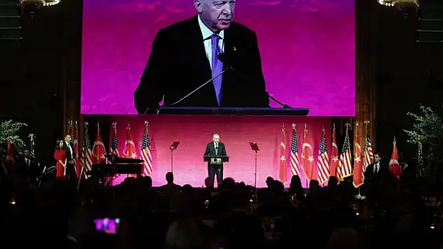 Cumhurbaşkanı Erdoğan, iş insanlarına seslendi: Türkiye'ye yatırım yapan kazanır!
