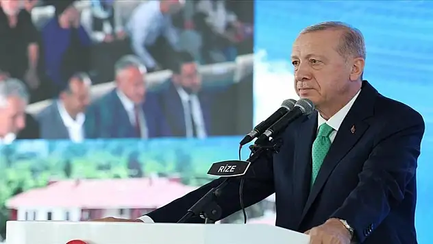 Cumhurbaşkanı Erdoğan: Milletimizin teveccühüne layık olmak için gece gündüz koşturuyoruz