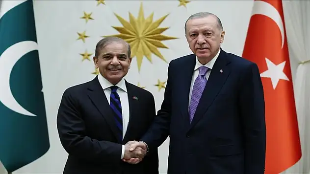 Cumhurbaşkanı Erdoğan, Pakistan Başbakanı Şerif ile telefonda görüştü