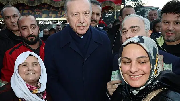 Cumhurbaşkanı Erdoğan vatandaşların Regaip kandillerini kutladı