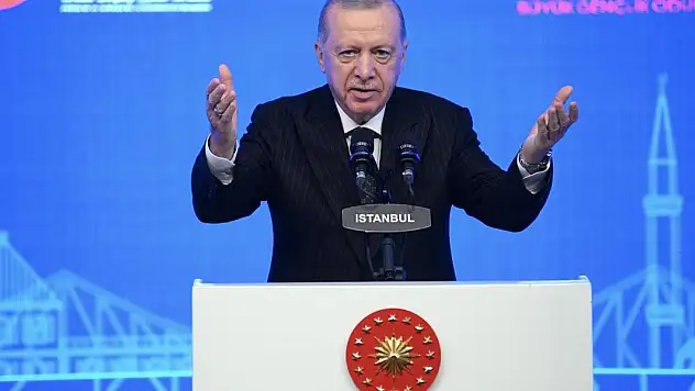 Cumhurbaşkanı Erdoğan'dan İİT zirvesinde yoğun diplomasi trafiği