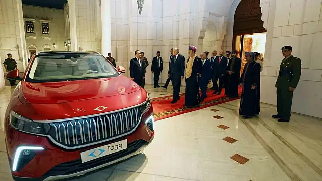 Cumhurbaşkanı Erdoğan'dan Umman Sultanı El Said'e Togg hediyesi