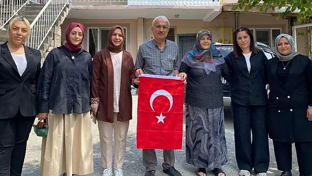Cumhurbaşkanı Erdoğan'ın Terörsüz Türkiye mektubu şehit ailelerine ulaştırılıyor