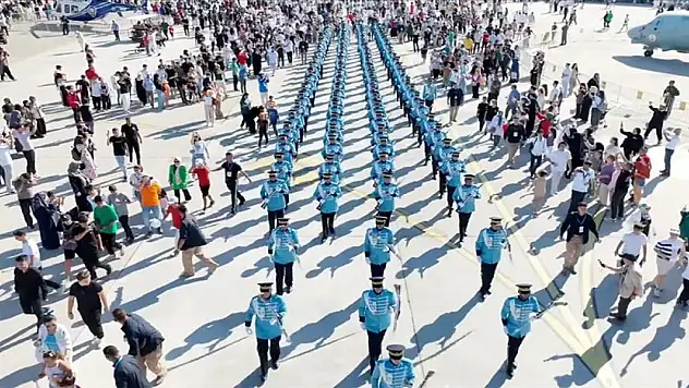 Cumhurbaşkanlığı Muhafız Alayı Tüfekli Gösteri Bölüğü, TEKNOFEST'te gösteri yaptı